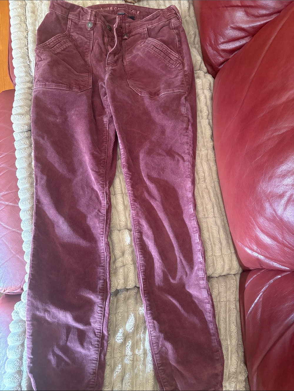 American eagle Women’s Skinny Corduroy Jeans in Burgundy
